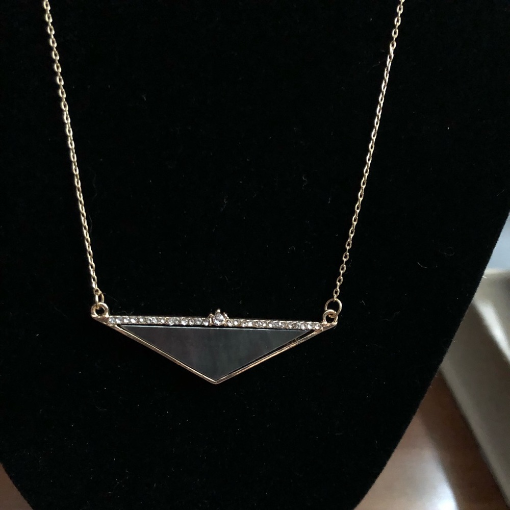 Triangle necklace - Picture 3 of 3